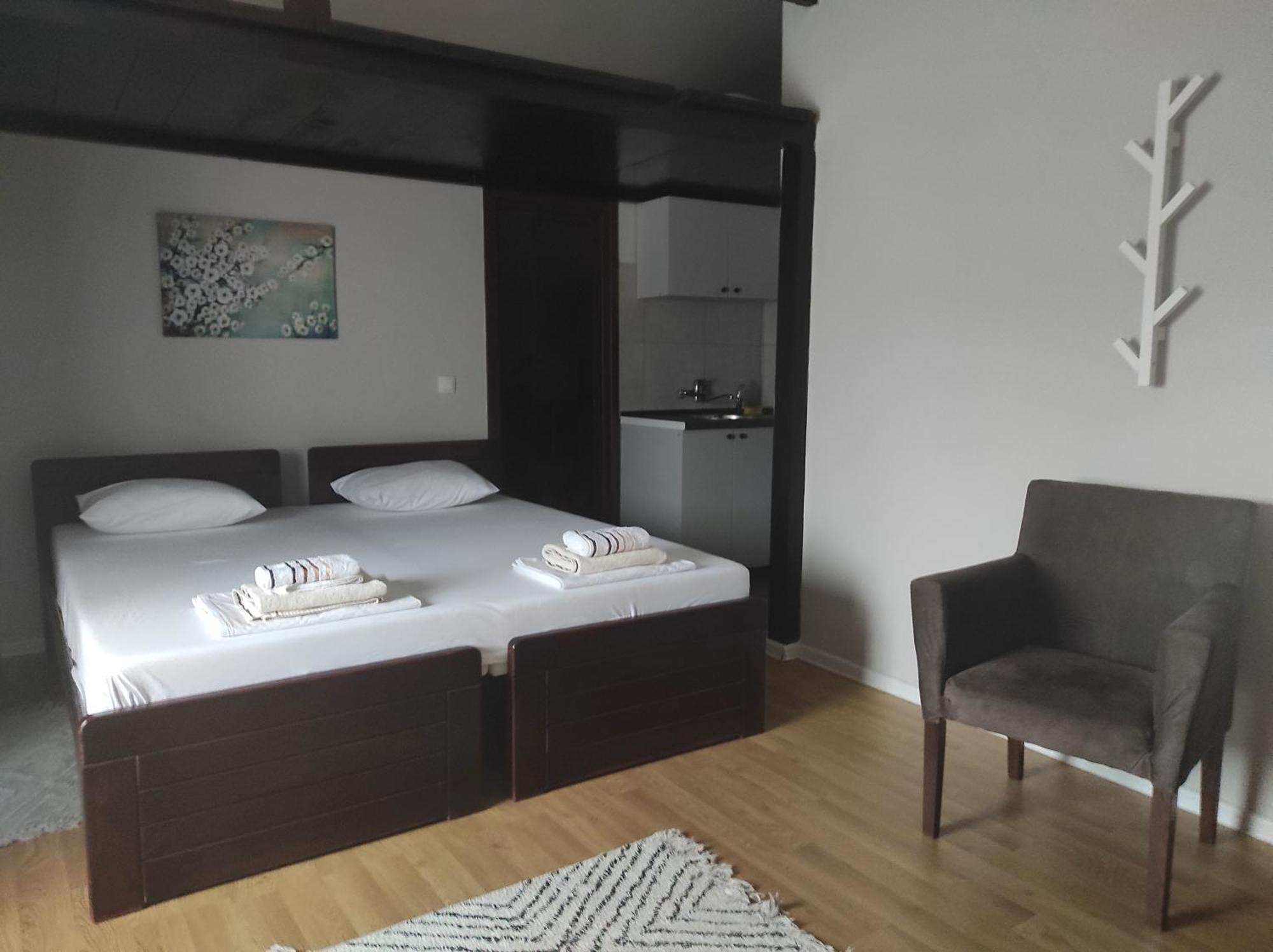 Apartments & Accommodation Stojic Novi Sad Exteriör bild